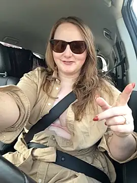 GingerSnap33 online show from November 2, 6:10 pm