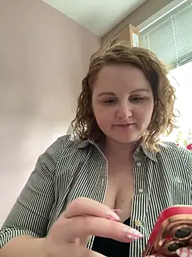 GingerSnap33 online show from June 16, 12:02 am