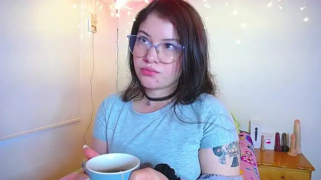 juli05star20 online show from January 5, 10:08 pm