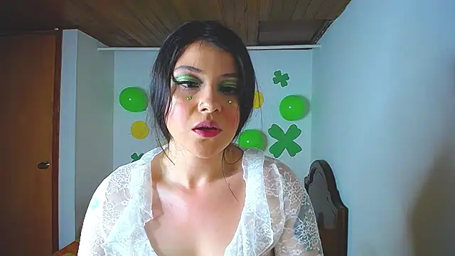 juli05star20 online show from March 18, 6:48 pm