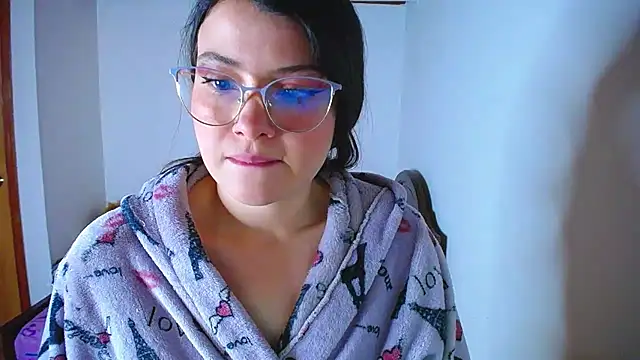 juli05star20 online show from October 5, 8:51 pm