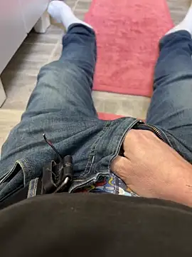 thestringer online show from January 6, 1:04 pm