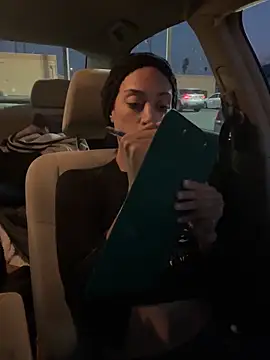 Snapshot of starrynikki chatting on December 6, 1:07 am starrynikki online show from December 6, 1:07 am