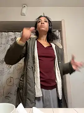 Snapshot of starrynikki chatting on December 8, 4:35 am starrynikki online show from December 8, 4:35 am