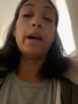 Snapshot of starrynikki chatting on December 9, 6:25 pm starrynikki online show from December 9, 6:25 pm