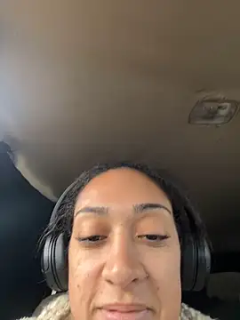 Snapshot of starrynikki chatting on December 22, 4:17 pm starrynikki online show from December 22, 4:17 pm