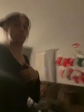 Snapshot of starrynikki chatting on December 23, 4:12 am starrynikki online show from December 23, 4:12 am