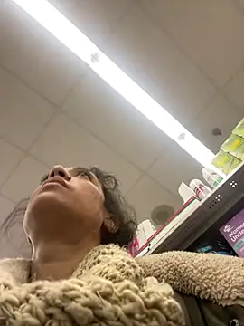 Snapshot of starrynikki chatting on December 24, 6:17 pm starrynikki online show from December 24, 6:17 pm