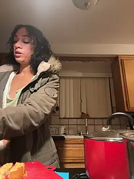 Snapshot of starrynikki chatting on December 31, 6:48 am starrynikki online show from December 31, 6:48 am