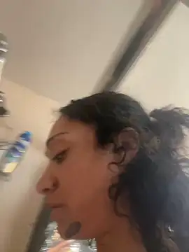 Snapshot of starrynikki chatting on January 3, 4:59 pm starrynikki online show from January 3, 4:59 pm