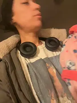 Snapshot of starrynikki chatting on January 10, 12:47 pm starrynikki online show from January 10, 12:47 pm