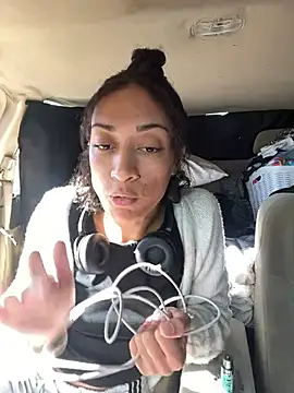 Snapshot of starrynikki chatting on January 12, 6:59 pm starrynikki online show from January 12, 6:59 pm