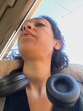 Snapshot of starrynikki chatting on January 13, 5:33 pm starrynikki online show from January 13, 5:33 pm