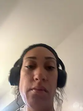 Snapshot of starrynikki chatting on January 14, 7:43 pm starrynikki online show from January 14, 7:43 pm