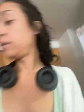 Snapshot of starrynikki chatting on January 25, 8:31 pm starrynikki online show from January 25, 8:31 pm