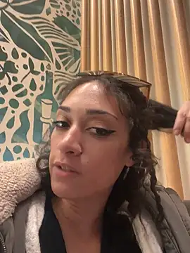 Snapshot of starrynikki chatting on January 28, 2:31 pm starrynikki online show from January 28, 2:31 pm