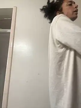 Snapshot of starrynikki chatting on February 4, 5:23 pm starrynikki online show from February 4, 5:23 pm