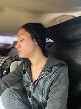 Snapshot of starrynikki chatting on February 6, 6:56 pm starrynikki online show from February 6, 6:56 pm