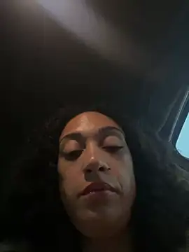 Snapshot of starrynikki chatting on February 7, 2:37 pm starrynikki online show from February 7, 2:37 pm