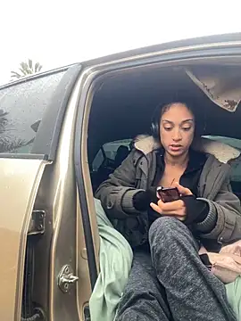 Snapshot of starrynikki chatting on February 12, 5:26 pm starrynikki online show from February 12, 5:26 pm