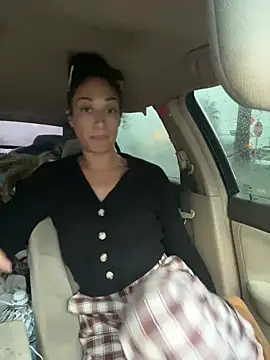 Snapshot of starrynikki chatting on February 14, 1:02 am starrynikki online show from February 14, 1:02 am