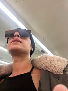 Snapshot of starrynikki chatting on March 5, 9:48 pm starrynikki online show from March 5, 9:48 pm