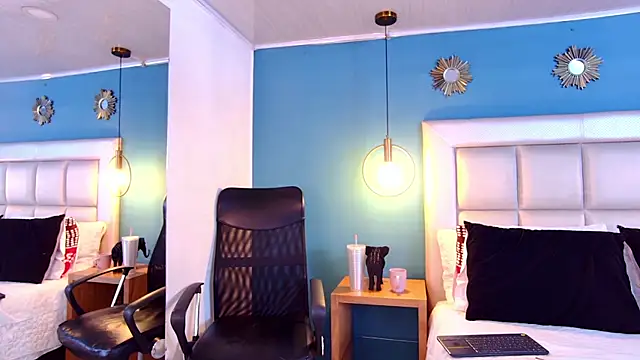 Miss ary online show from January 29, 3:37 pm