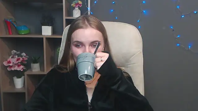 MargaritaKiss online show from November 4, 8:30 pm