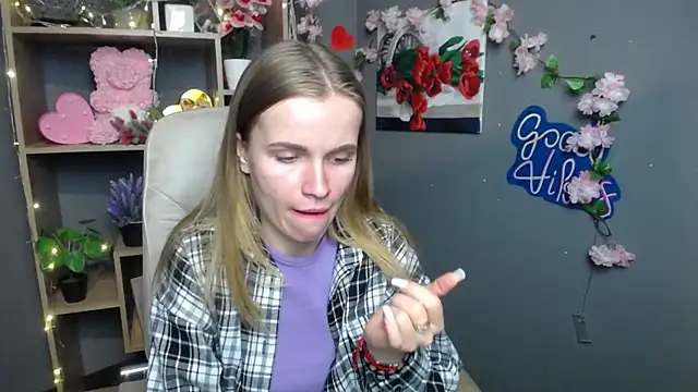 Snapshot of MargaritaKiss chatting on May 27, 2:08 am MargaritaKiss online show from May 27, 2:08 am