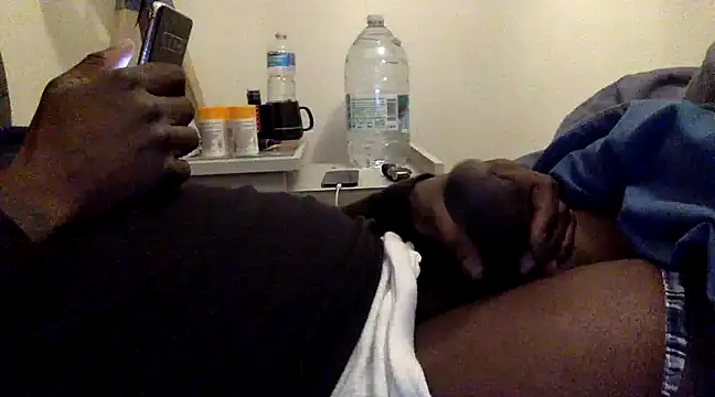 Snapshot of bigblackdick8inc chatting on February 8, 11:34 pm bigblackdick8inc online show from February 8, 11:34 pm