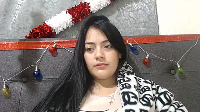 Snapshot of Alisha_99 chatting on December 5, 12:22 pm Alisha 99 online show from December 5, 12:22 pm