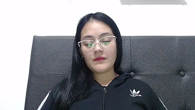 Snapshot of Alisha_99 chatting on October 14, 12:44 am Alisha 99 online show from October 14, 12:44 am