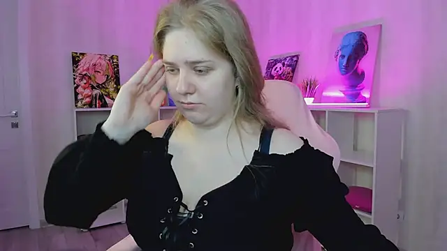 Megan Violer online show from June 30, 5:25 pm