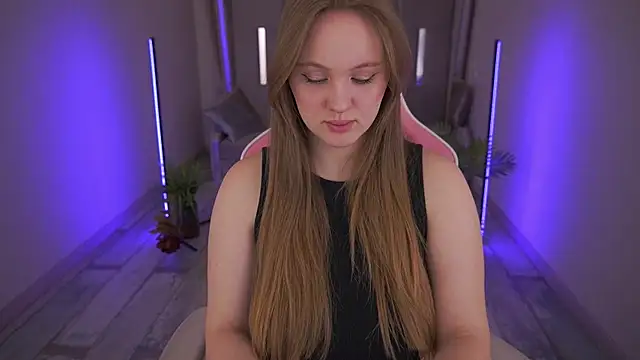 LylaYeess online show from March 2, 10:35 am