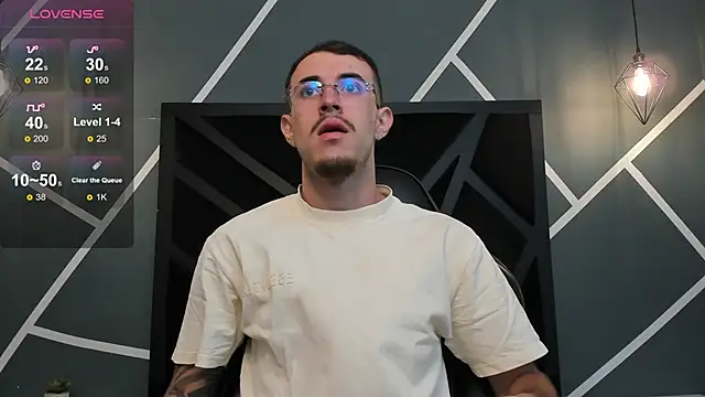 CodyWalkerR online show from October 1, 5:30 pm