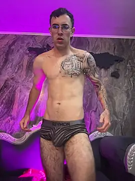 CodyWalkerR online show from April 14, 11:44 pm