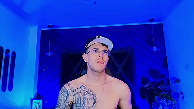 CodyWalkerR online show from April 21, 5:14 am