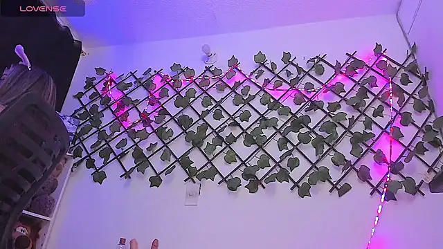 Snapshot of Pucaa_ chatting on February 6, 12:43 am Pucaa online show from February 6, 12:43 am