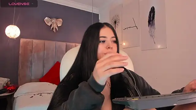 Maaiitee online show from February 15, 3:50 pm