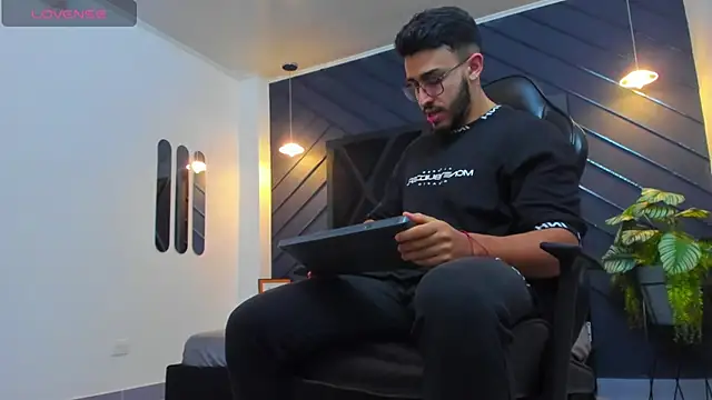 Liam Kleiin online show from October 15, 11:21 am