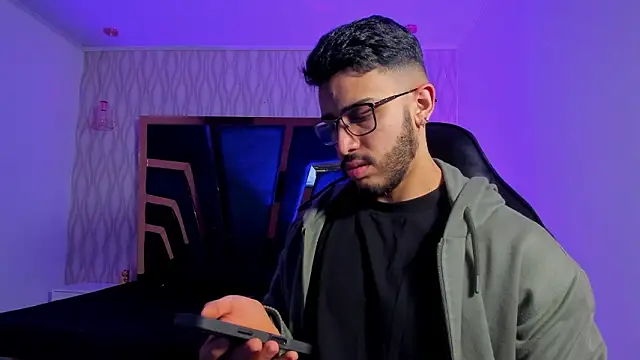 Liam Kleiin online show from March 26, 11:27 am