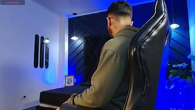 Liam Kleiin online show from April 7, 11:21 am