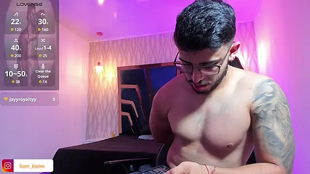 Liam Kleiin online show from April 22, 11:34 am