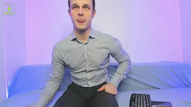 Snapshot of BrandonNorris chatting on December 10, 8:38 pm BrandonNorris online show from December 10, 8:38 pm