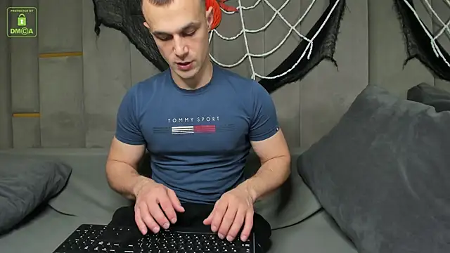 Snapshot of BrandonNorris chatting on October 16, 4:13 am BrandonNorris online show from October 16, 4:13 am