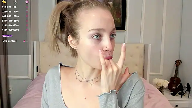  LISA BABYMETAL  online show from February 3, 5:16 am