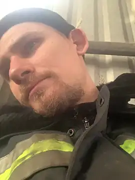 Snapshot of Boysex227 chatting on January 4, 10:16 am Boysex227 online show from January 4, 10:16 am