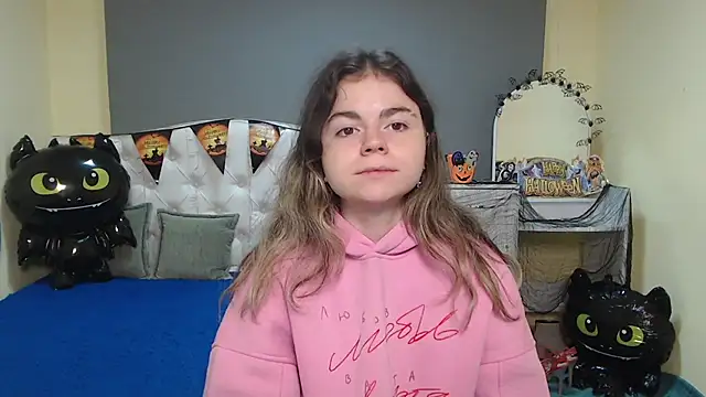 Snapshot of TinaRedly chatting on October 28, 6:43 pm TinaRedly online show from October 28, 6:43 pm