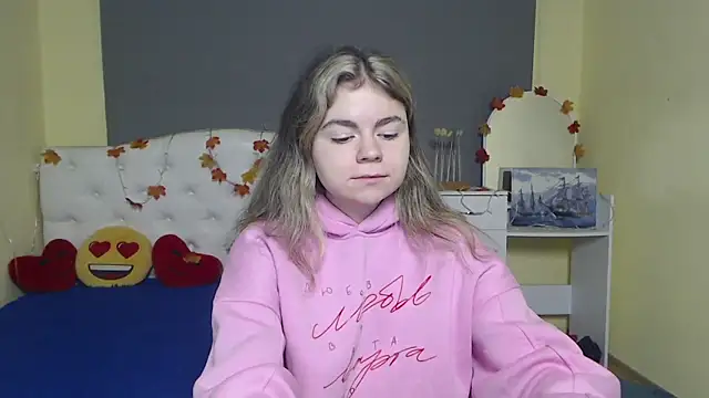 Snapshot of TinaRedly chatting on November 14, 6:56 am TinaRedly online show from November 14, 6:56 am