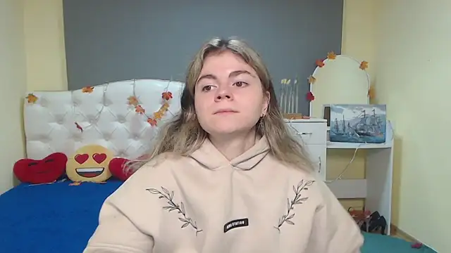 Snapshot of TinaRedly chatting on November 17, 6:46 pm TinaRedly online show from November 17, 6:46 pm